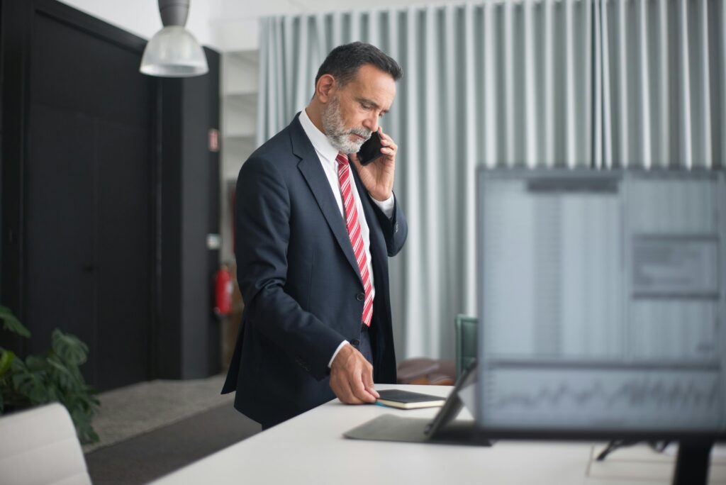 équipe en réunion projet collaboratif coaching dirigeant et transformation managériale